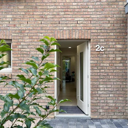 Strandhaus 2c *